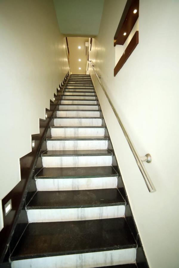 Banyan hotel&restro Hisar Bagian luar foto