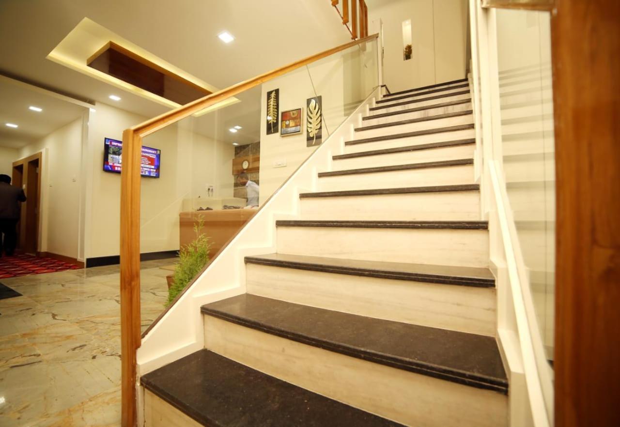 Banyan hotel&restro Hisar Bagian luar foto