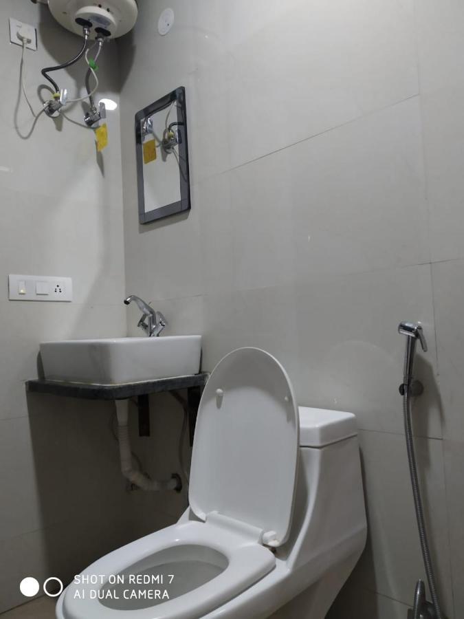 Banyan hotel&restro Hisar Bagian luar foto