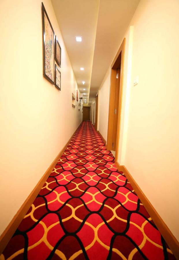 Banyan hotel&restro Hisar Bagian luar foto